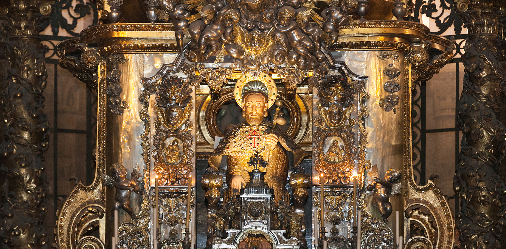 Nueva iluminación de la Capilla Mayor y del Sepulcro del Apóstol de la Catedral de Santiago