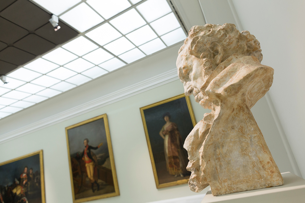  Inaugurada la iluminación del Museo de la Academia renovada por Iberdrola.