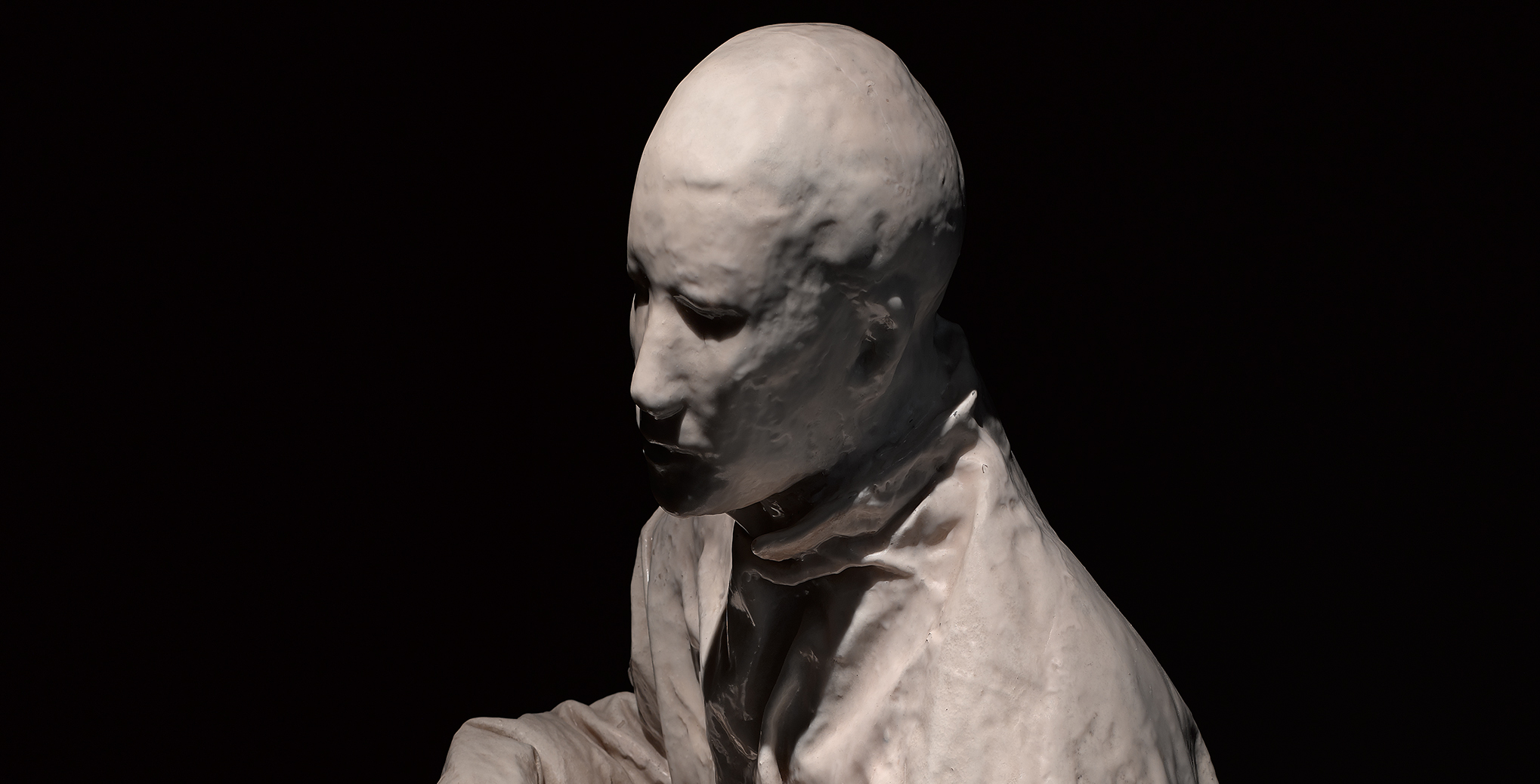 kneeling figure [Figura arrodillada]
